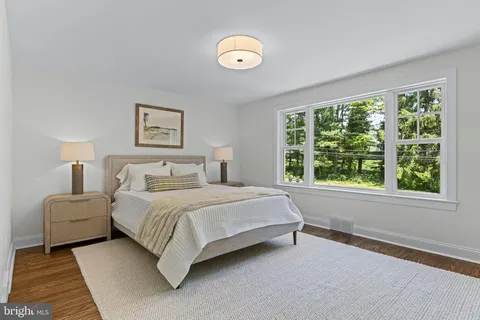$2,100,000 | 1611 Lark Lane, Villanova, PA 19085