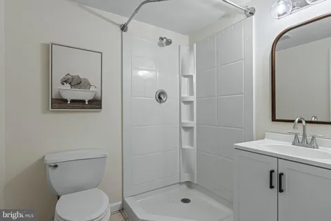 $2,100,000 | 1611 Lark Lane, Villanova, PA 19085
