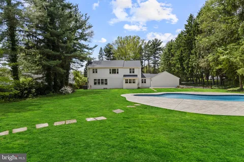 $2,100,000 | 1611 Lark Lane, Villanova, PA 19085