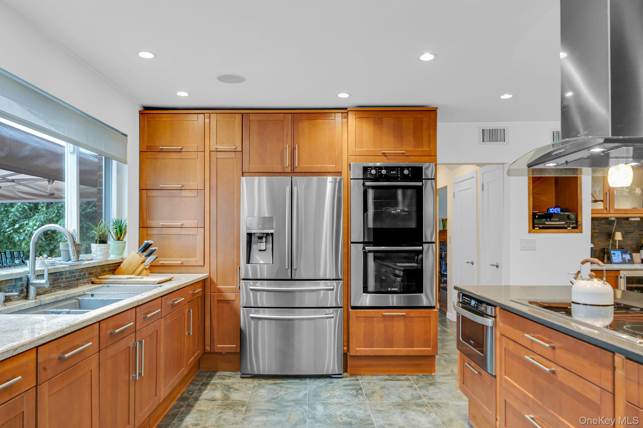 863 Richmond Road East Meadow, NY 11554 - Photo 15 of 44