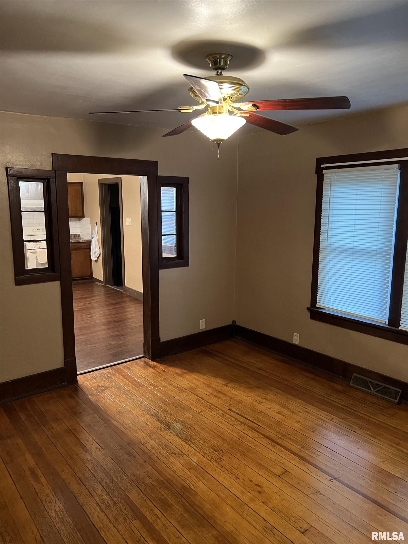 1627 North 10th Street Springfield, IL 62702 - Photo 6 of 20