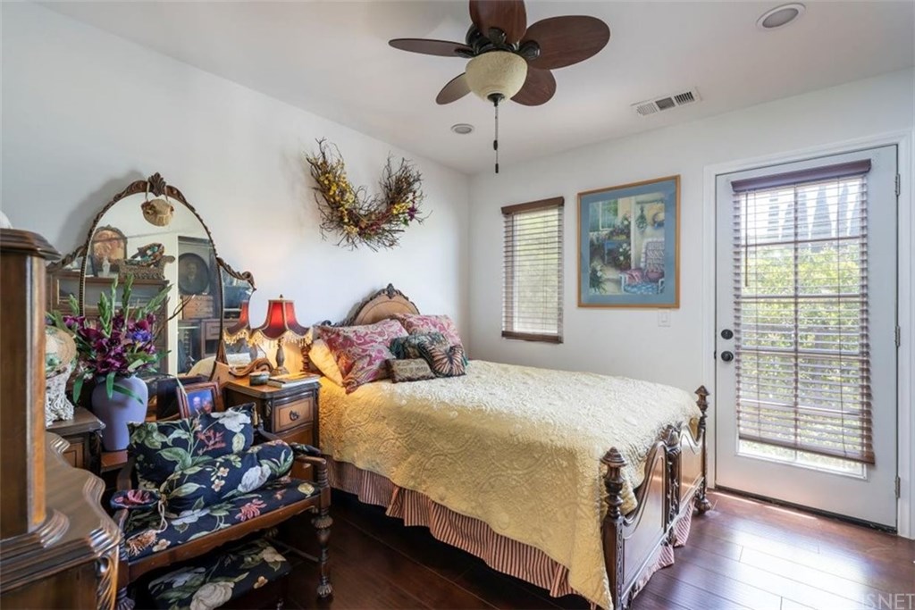 19701 Green Mountain Drive Newhall, CA 91321 - Photo 31 of 37 2nd of 3 bedrooms.