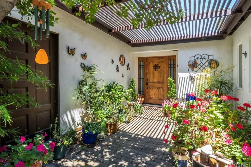 19701 Green Mountain Drive Newhall, CA 91321 - Photo 9 of 37 Courtyard entrance. Voted best door of Santa Clarita by Cyndi Lesinski