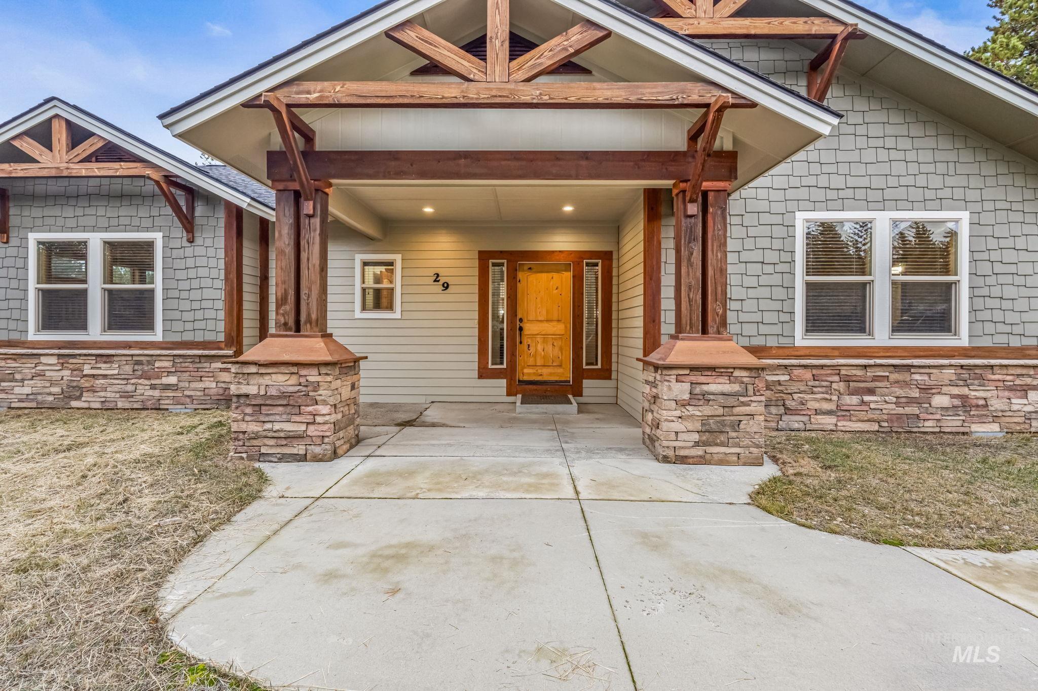 29 Pointe At Goldfork Court Donnelly, ID 83615 - Photo 3 of 31