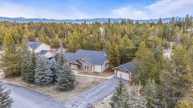 $1,135,000 | 29 Pointe At Goldfork Court, Donnelly, ID 83615