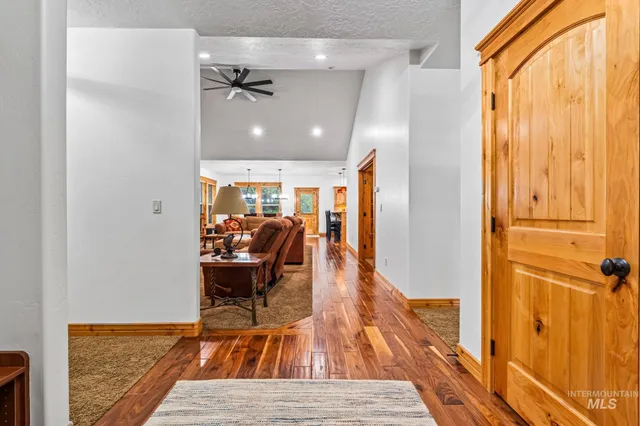 $1,135,000 | 29 Pointe At Goldfork Court, Donnelly, ID 83615