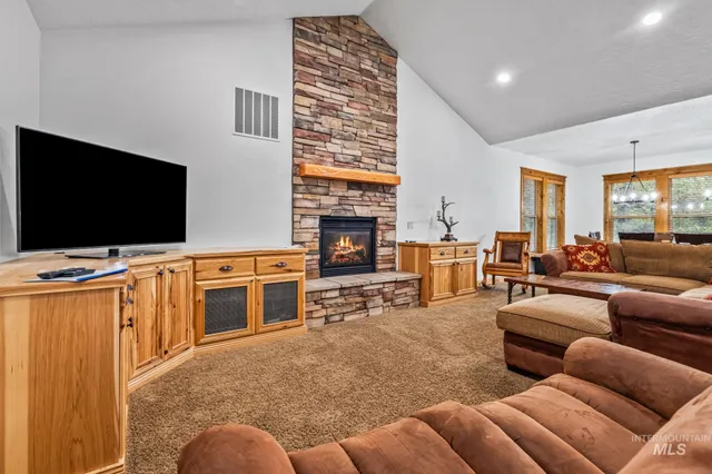 $1,135,000 | 29 Pointe At Goldfork Court, Donnelly, ID 83615