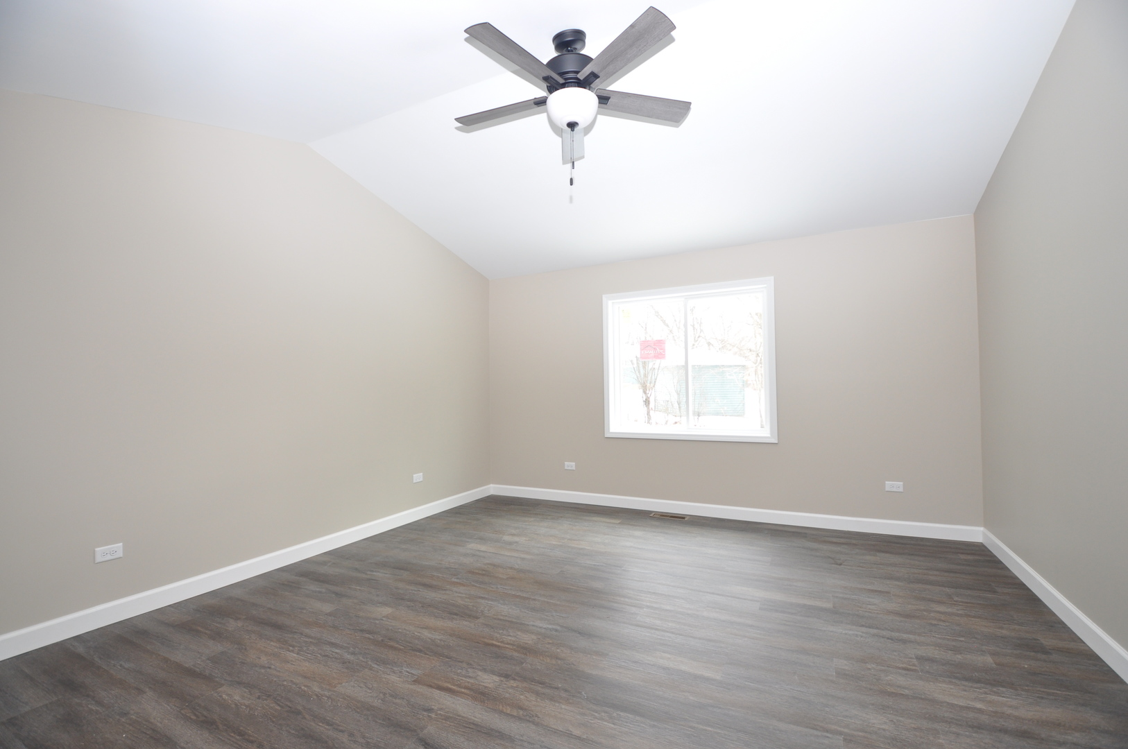 316 Buena Terrace Antioch, IL 60002 - Photo 15 of 27 Gallery Image 15