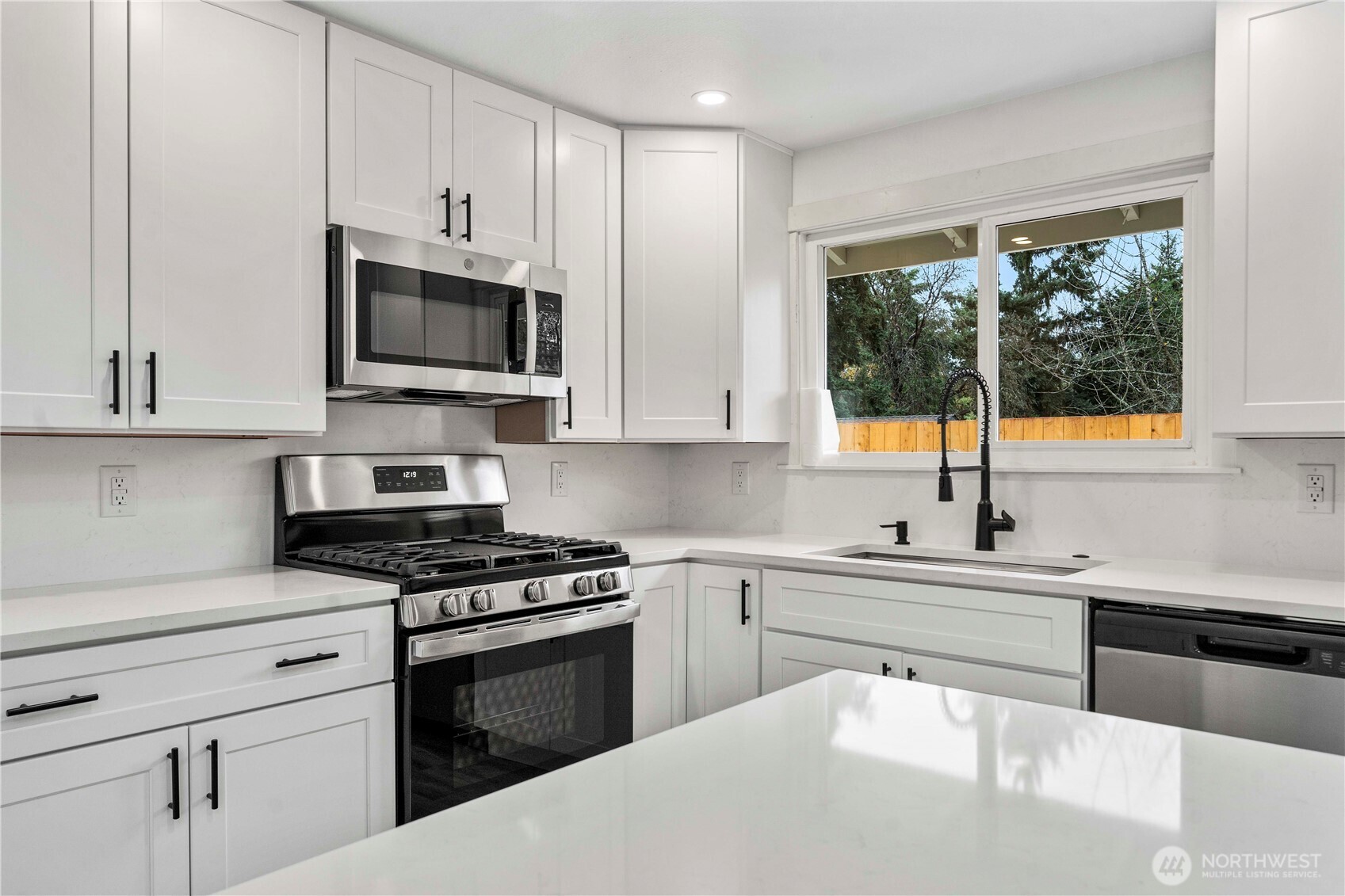 243 South 187th Street Burien, WA 98148 - Photo 6 of 40