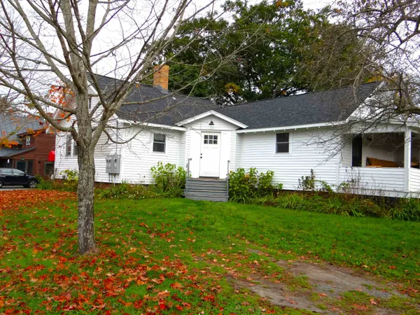 $900 | 25 School Street, Unit 25, Canaan, NH 03741