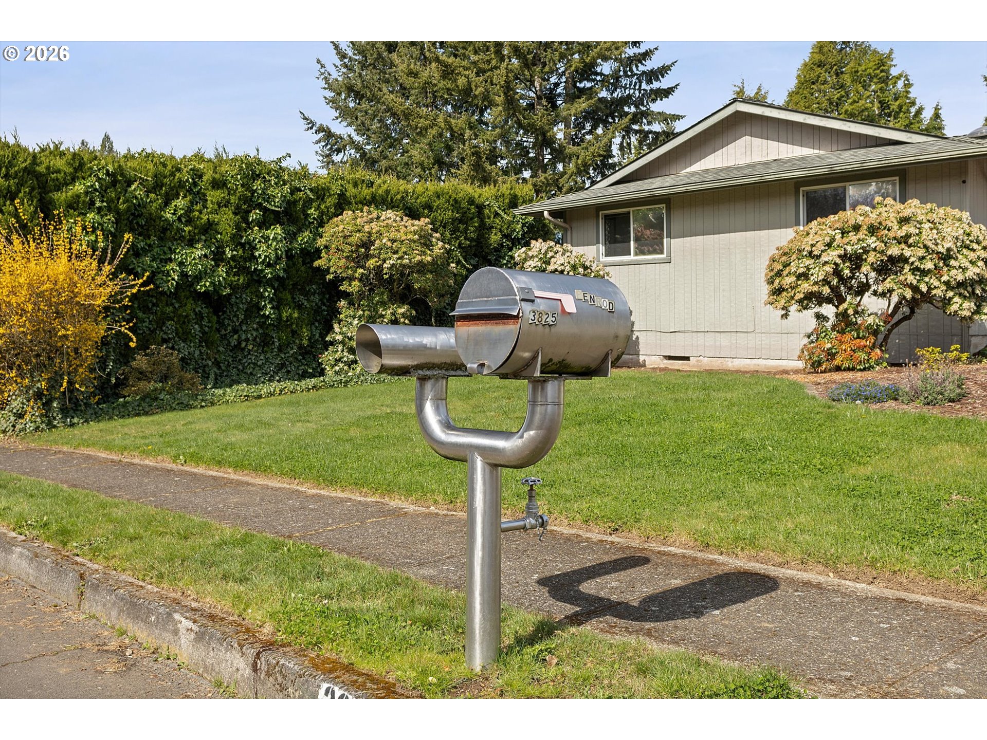 3825 Northeast 2nd Street Gresham, OR 97030 - Photo 3 of 39