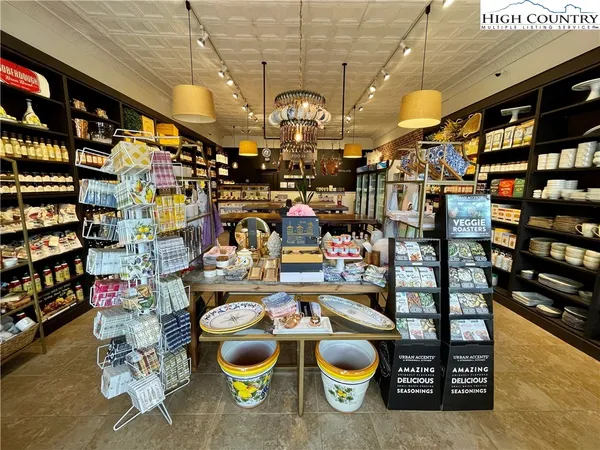 $1,600 | 11 East 2nd Street, West Jefferson, NC 28694