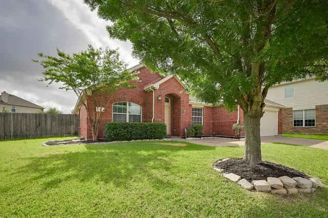 $2,500 | 4 Blue Meadow Court, Mansfield, TX 76063