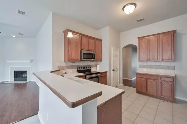 $2,500 | 4 Blue Meadow Court, Mansfield, TX 76063