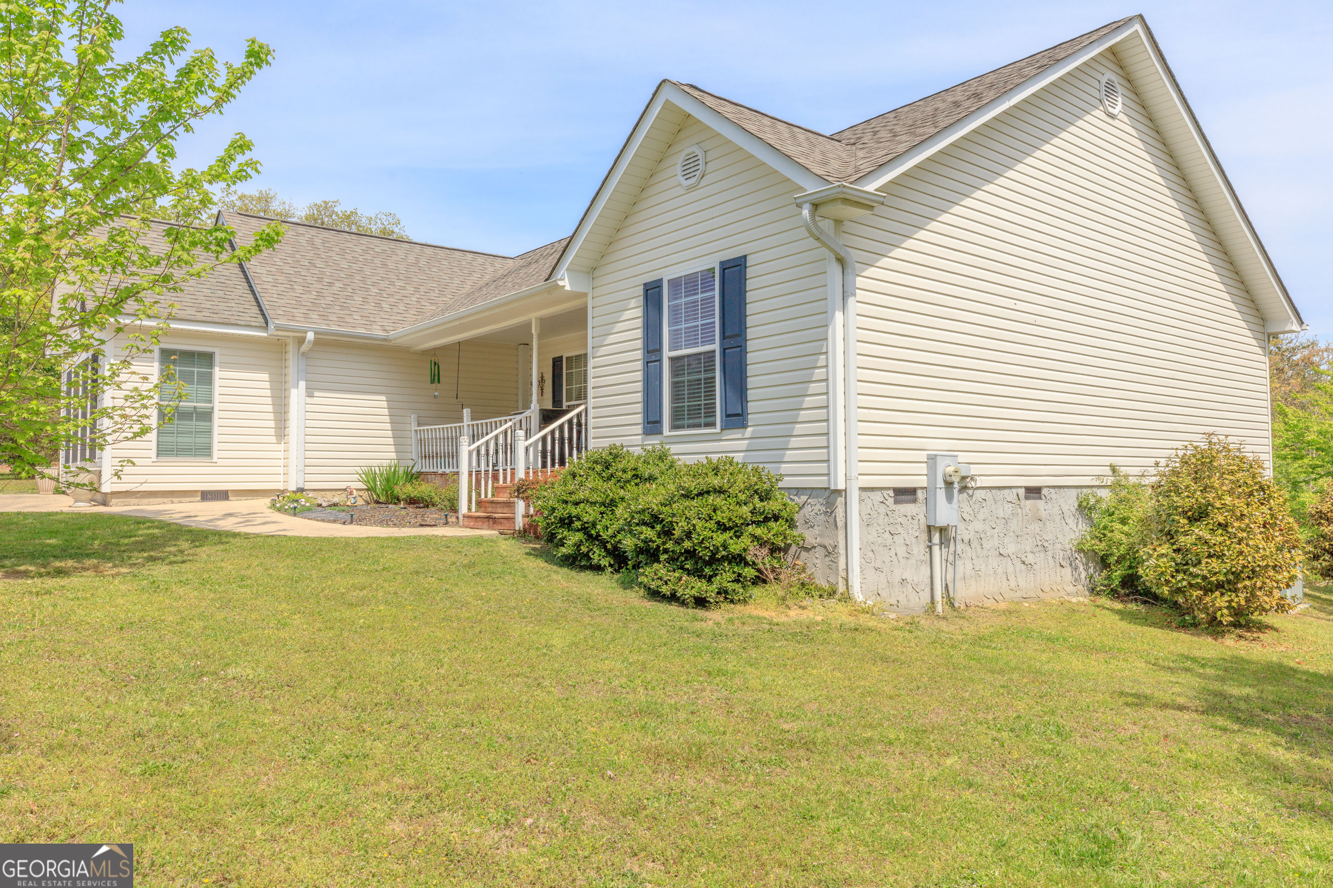 765 Greenbush Road LaFayette, GA 30728 - Photo 60 of 68 a front view of house with yard and green space