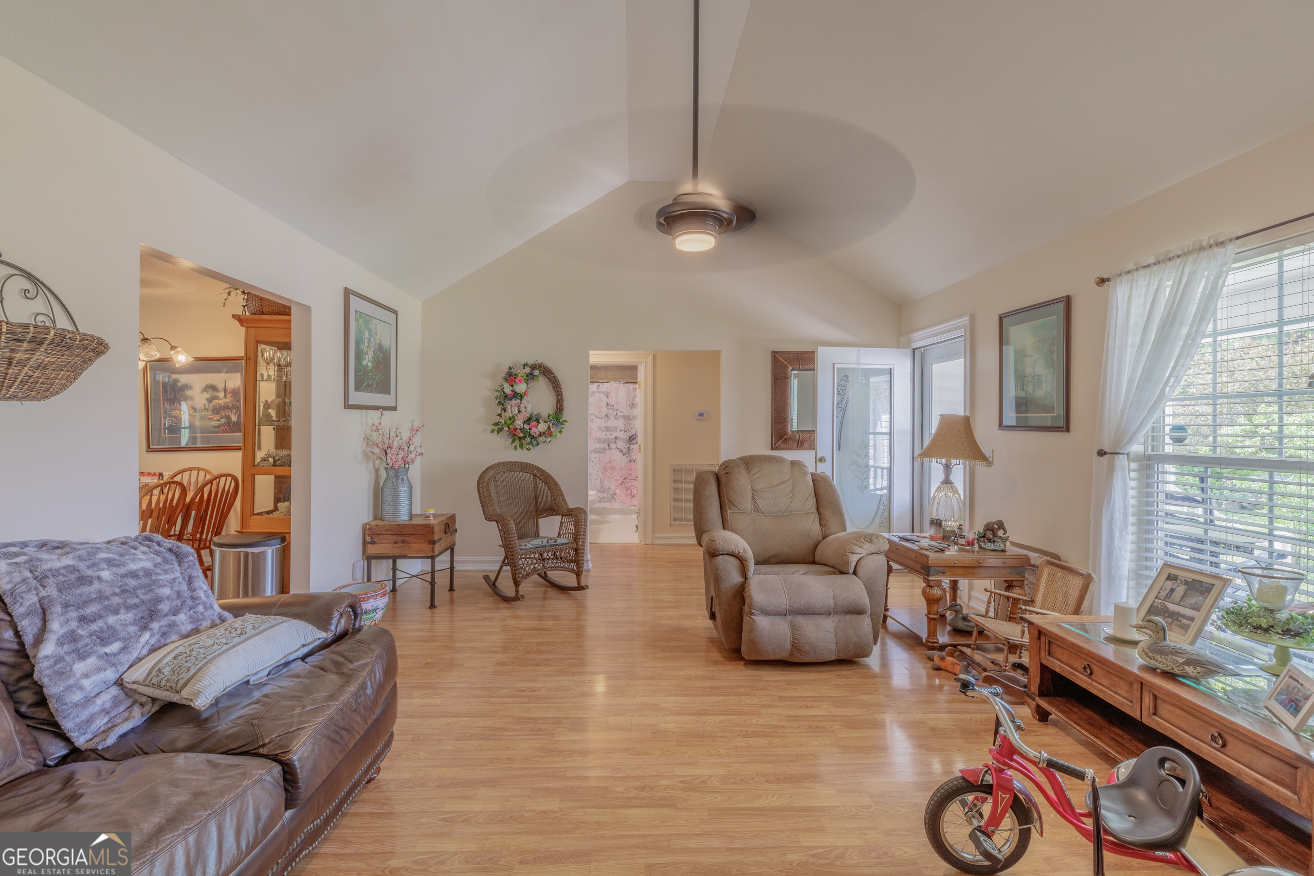 765 Greenbush Road LaFayette, GA 30728 - Photo 6 of 68 a living room with furniture