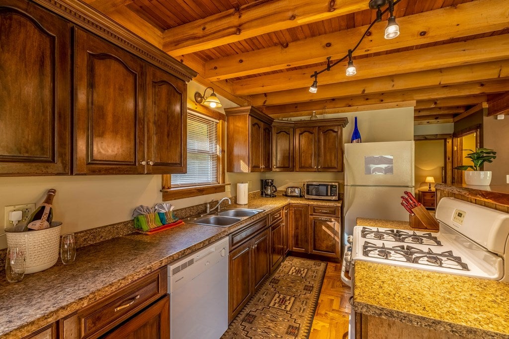 179 Roberts Ridge Road Slatyfork, WV 26291 - Photo 10 of 39 Gallery Image 10