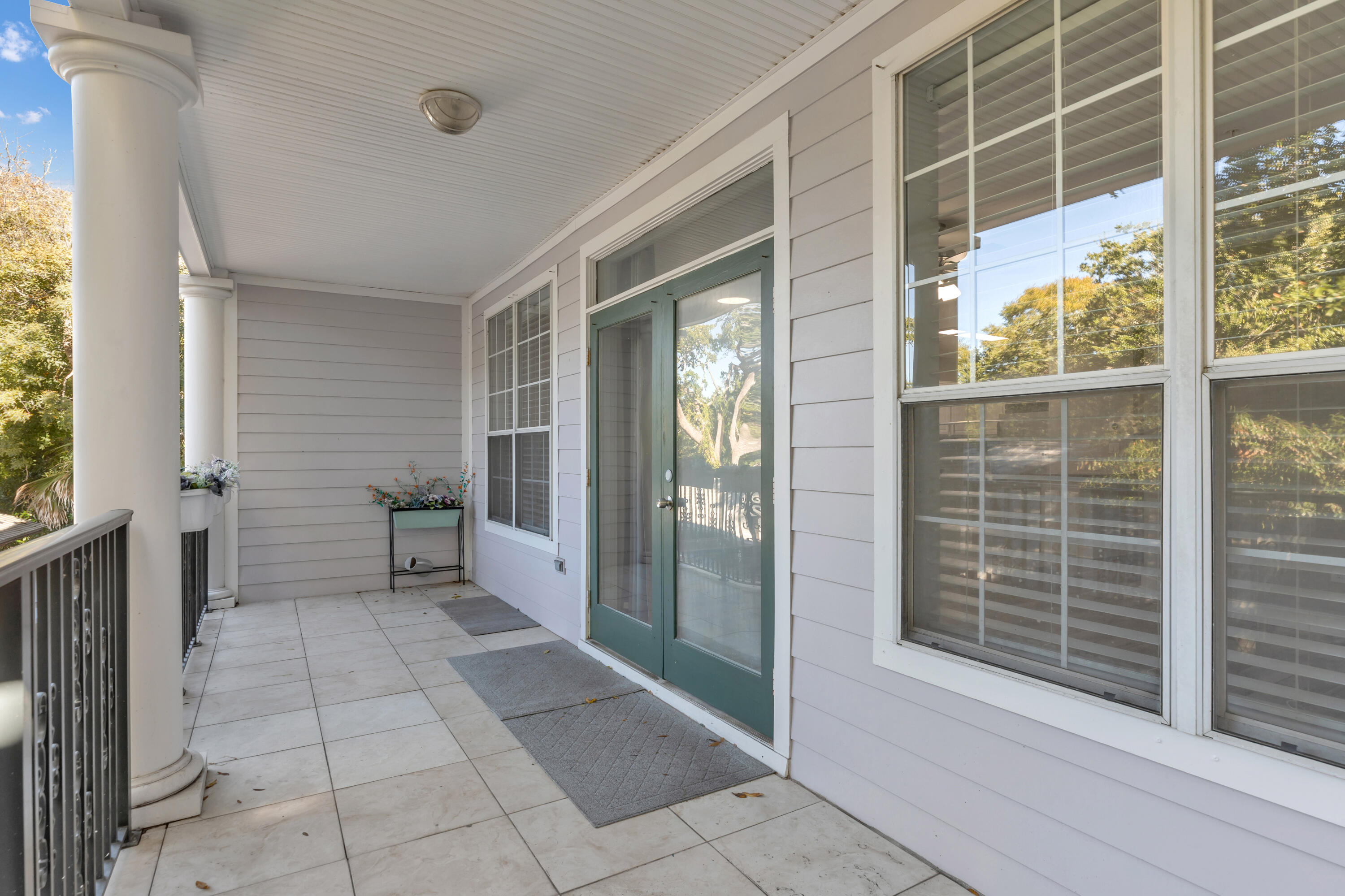 159 Brooks Street Southeast, Unit 207 Fort Walton Beach, FL 32548 - Photo 19 of 30 a view of an empty room with a window