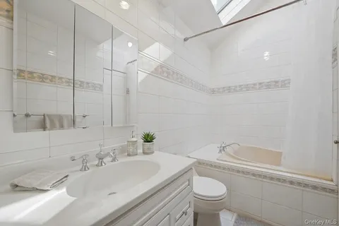 $900,000 | 29 Montrose Road, Yonkers, NY 10710