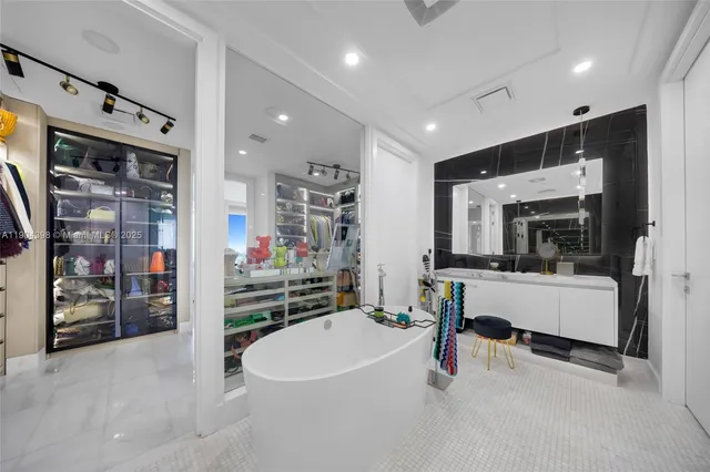 $20,000 | 700 Northeast 26th Terrace, Unit 2202, Miami, FL 33137