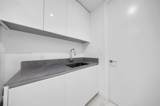 $20,000 | 700 Northeast 26th Terrace, Unit 2202, Miami, FL 33137