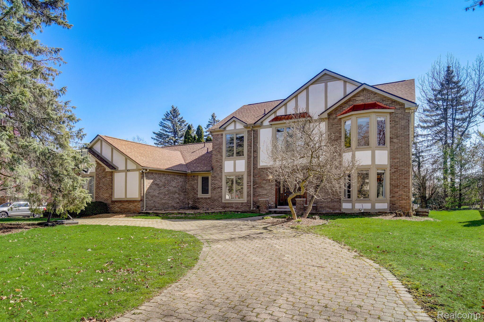 41773 Waterfall Road Northville, MI 48168 - Photo 6 of 55