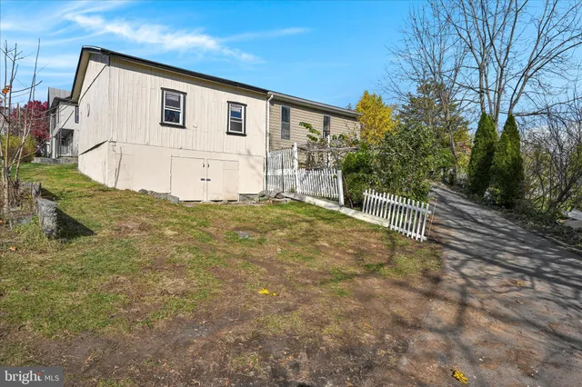 front view of house with a yard