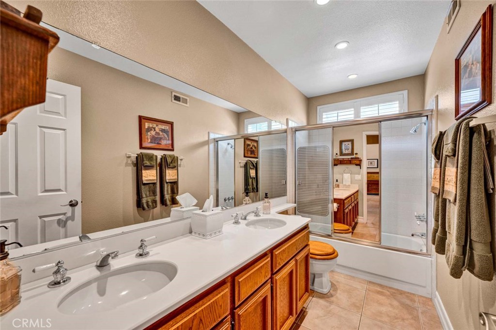 7710 East Strawberry Ridge Orange, CA 92869 - Photo 25 of 33 Full hall bath with dual sinks
