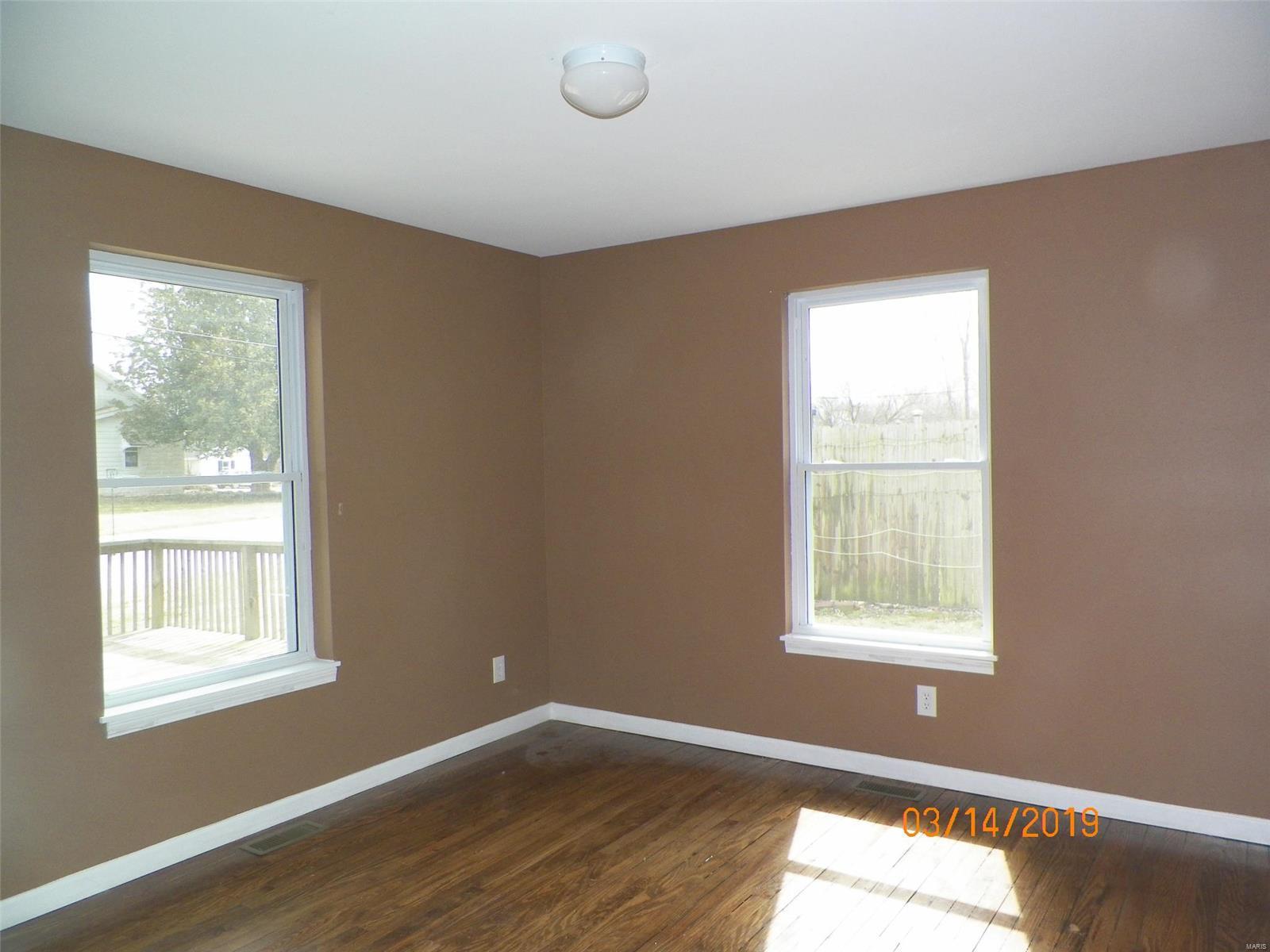 549 St Clair Road Fairview Heights, IL 62208 - Photo 8 of 12 Gallery Image 8