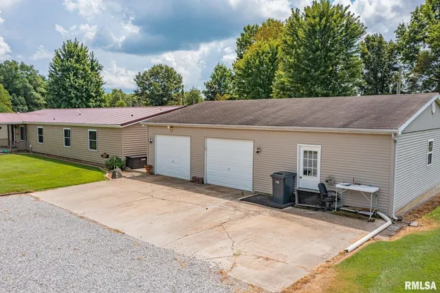 $324,000 | 16807 East Kendall Road, Mount Vernon, IL 62864