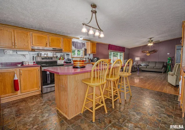 $324,000 | 16807 East Kendall Road, Mount Vernon, IL 62864