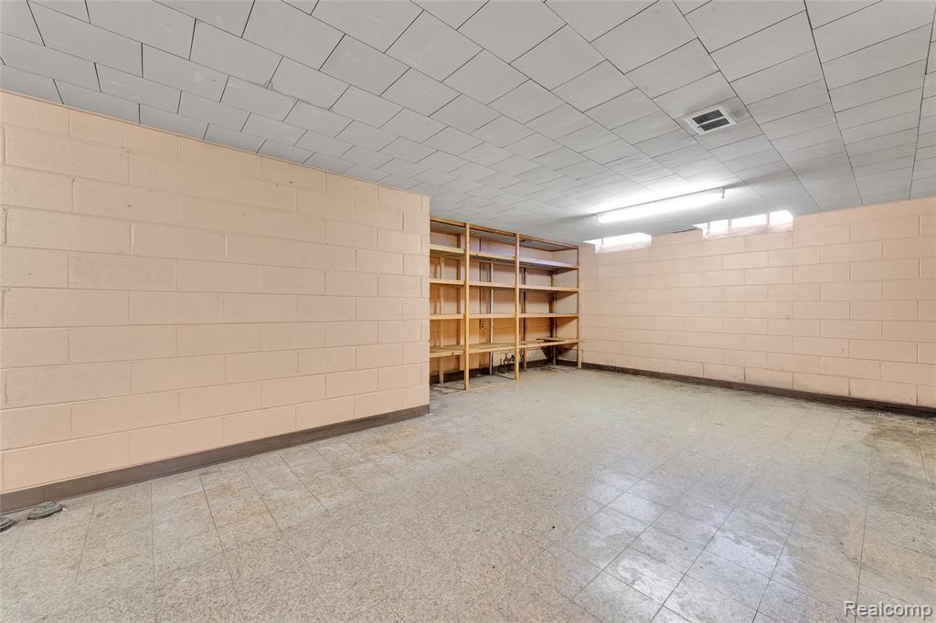 28644 Grobbel Warren, MI 48092 - Photo 46 of 55