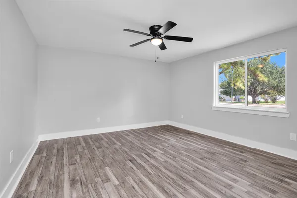 $2,600 | 101 April Point Place, Conroe, TX 77356
