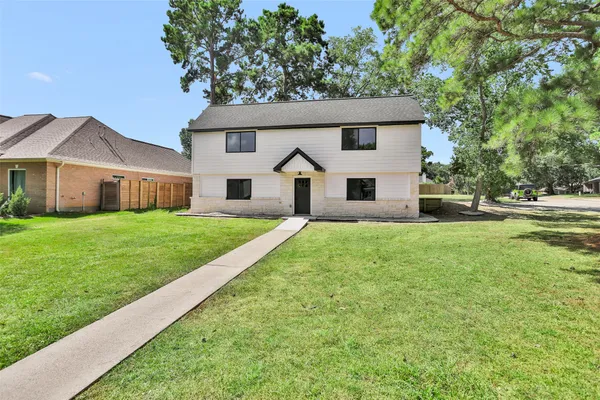 $2,600 | 101 April Point Place, Conroe, TX 77356