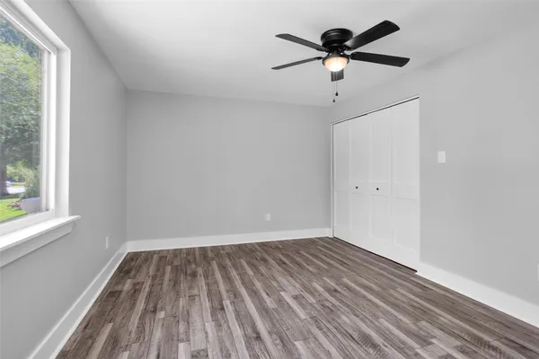 $2,600 | 101 April Point Place, Conroe, TX 77356