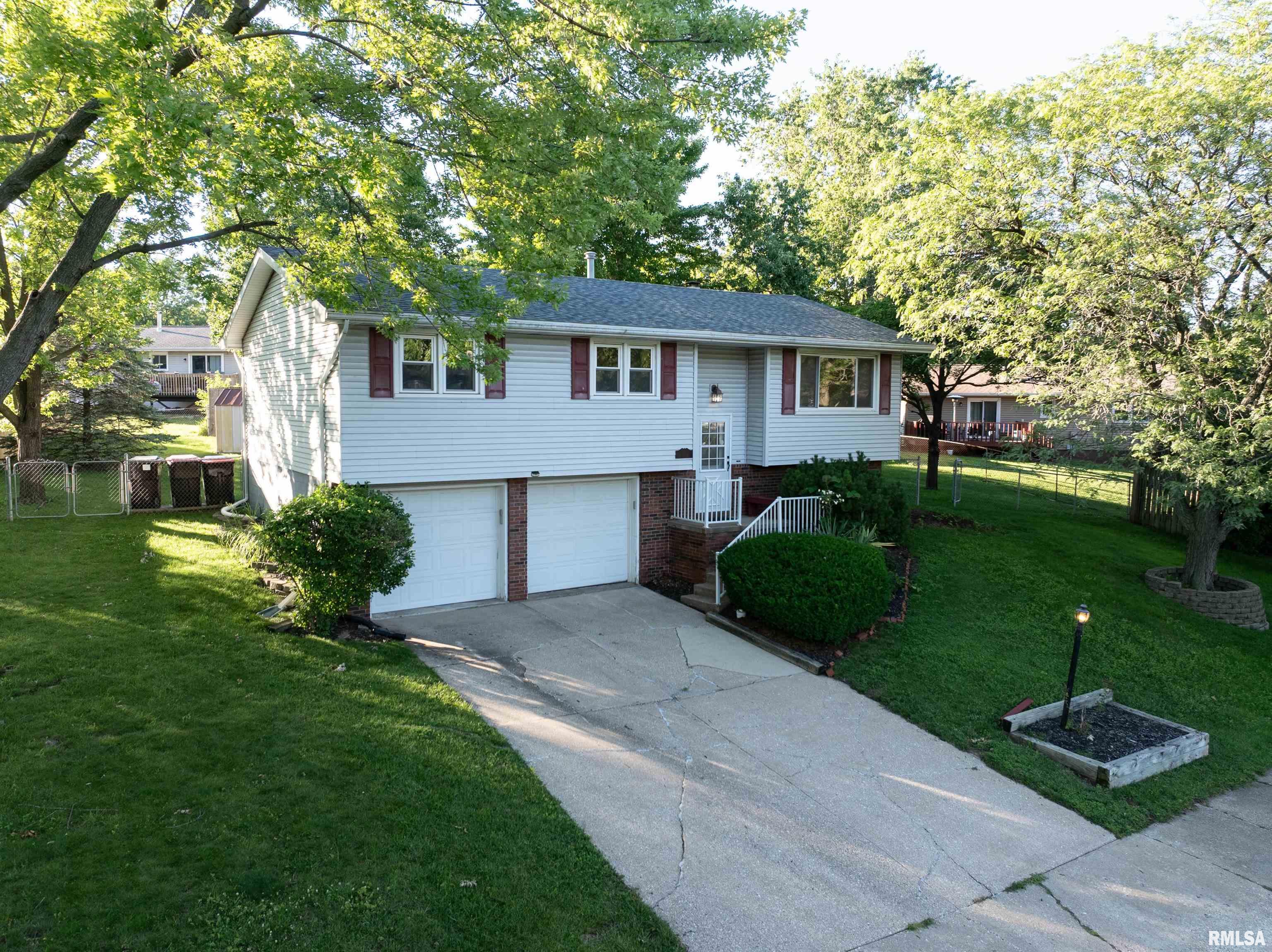 1315 West Queens Court Road Peoria, IL 61614 - Photo 4 of 52