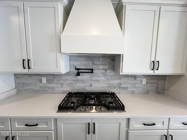 $551,000 | 206 Poplar Lane, Holly Springs, MS 38635