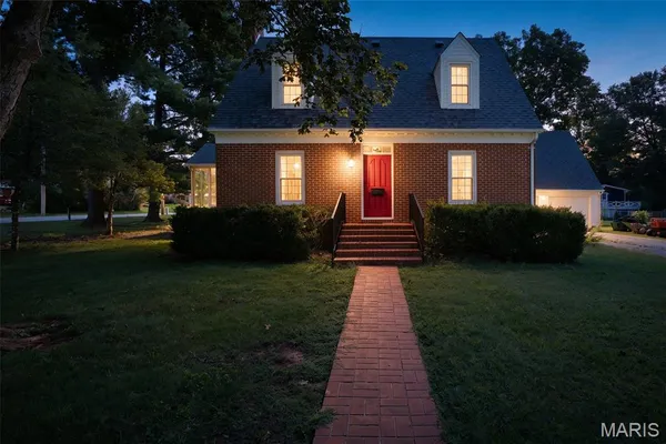 $345,000 | 1005 Westgate Drive, Farmington, MO 63640