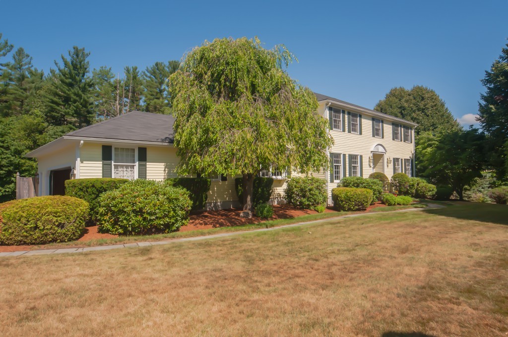 13 Delaware Road Medfield, MA 02052 - Photo 1 of 30 Gallery Image 1