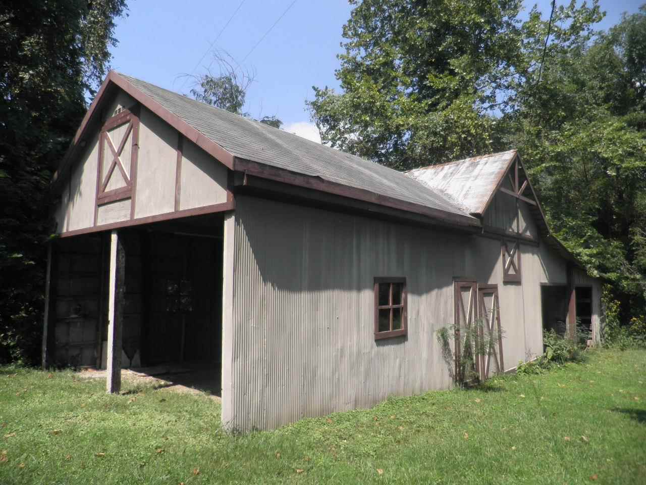 559 Clark Road Spencer, IN 47460 - Photo 3 of 11 Gallery Image 3