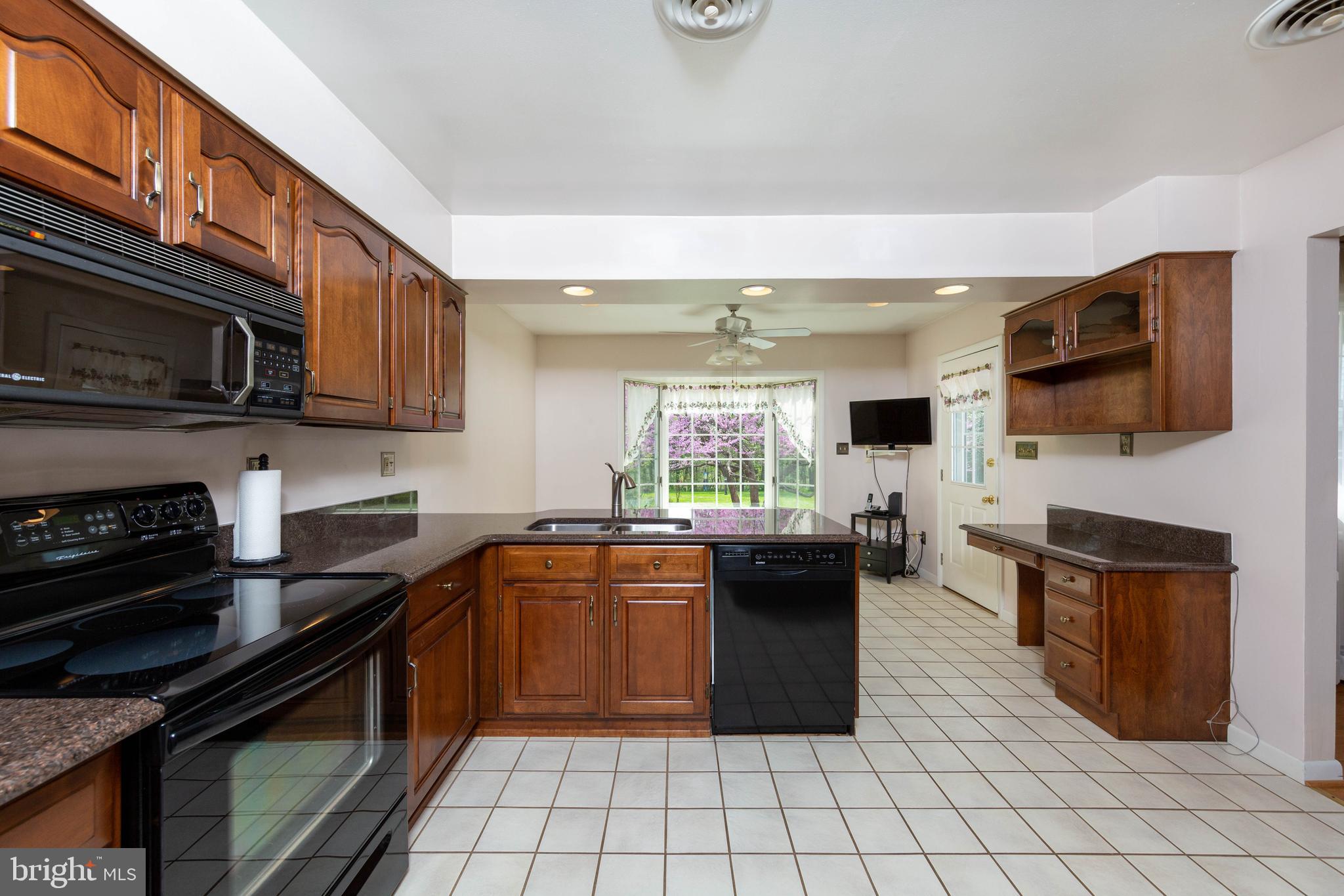 1710 Parkvue Road Fallston, MD 21047 - Photo 8 of 40 Kitchen with Granite Counters