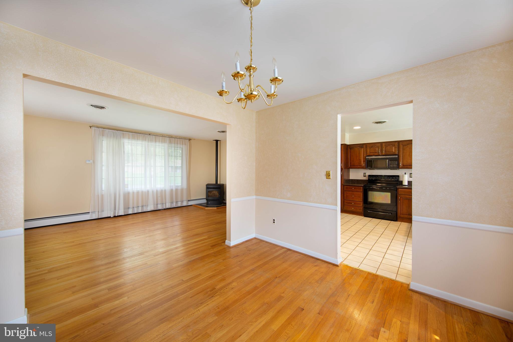 1710 Parkvue Road Fallston, MD 21047 - Photo 9 of 40 Dining Room with Chair Railing