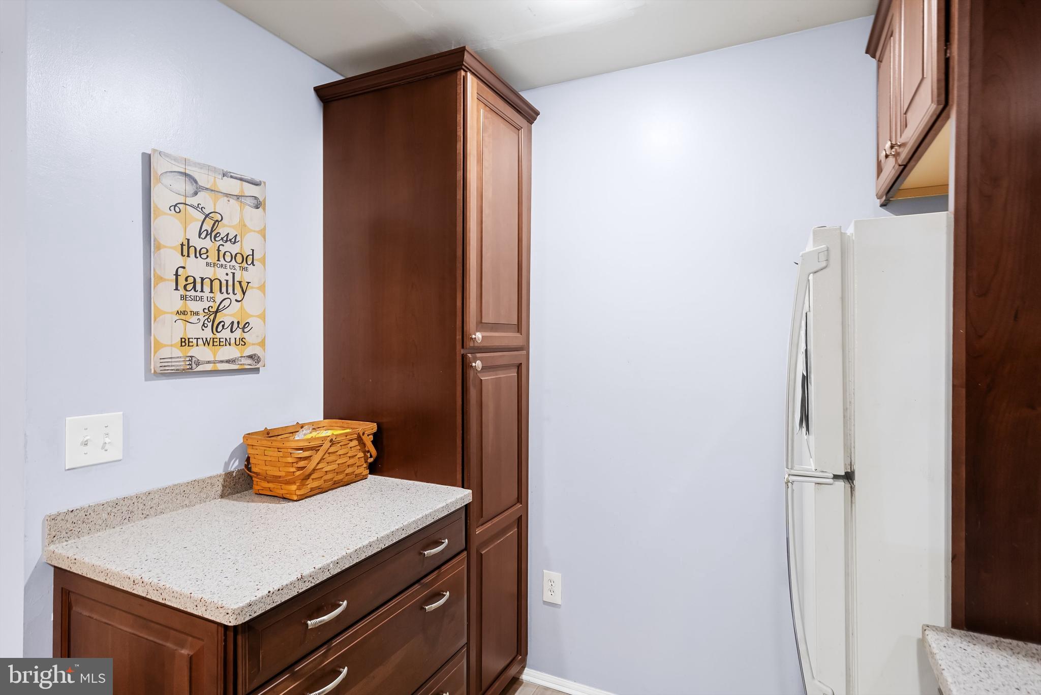 75 Club Place Absecon, NJ 08205 - Photo 12 of 22 Kitchen 4