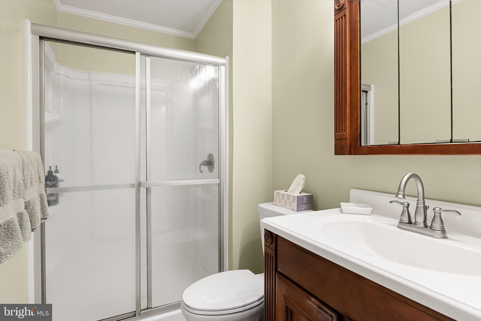 75 Club Place Absecon, NJ 08205 - Photo 16 of 22 Main Bedroom Bathroom