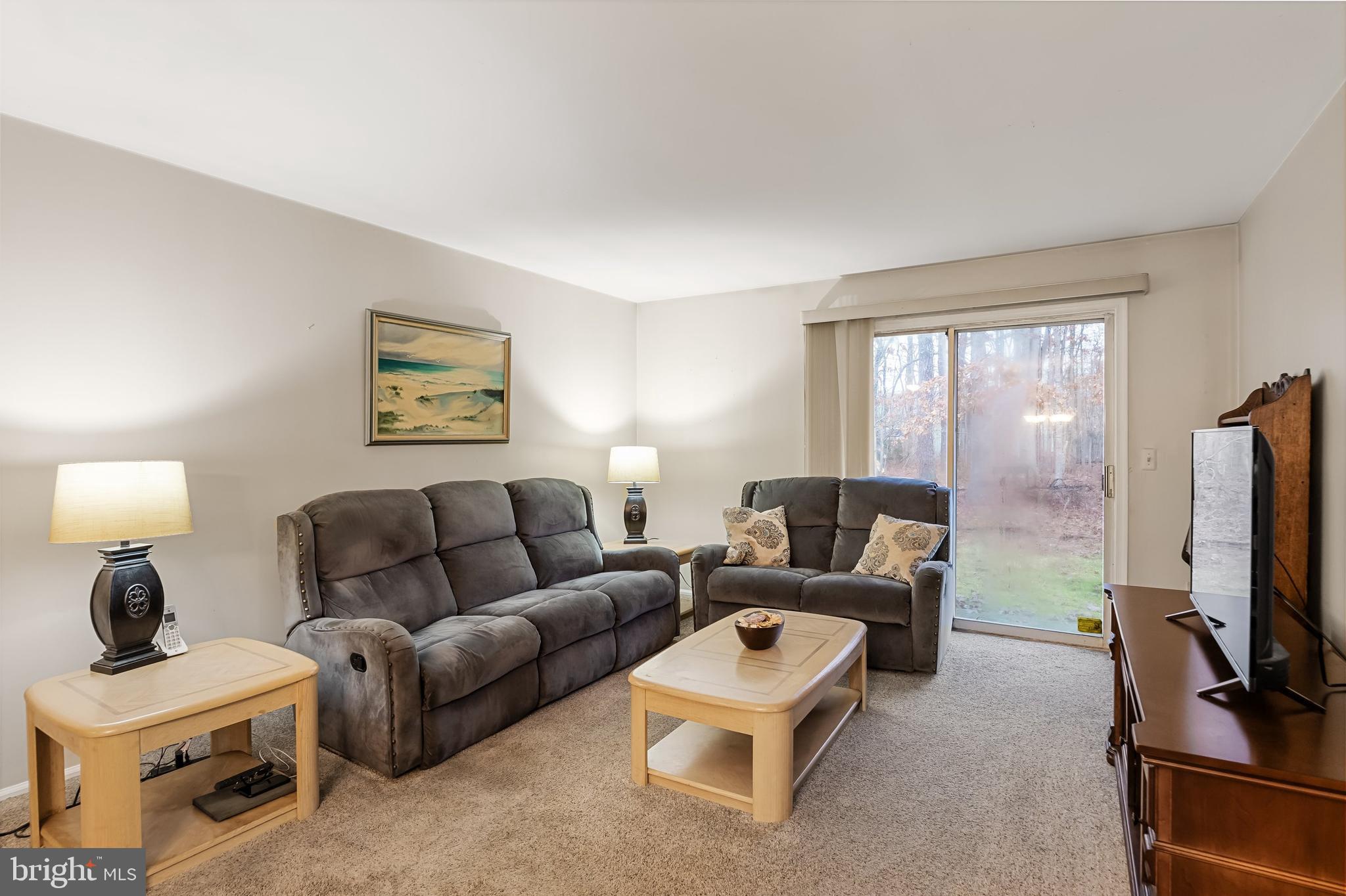 75 Club Place Absecon, NJ 08205 - Photo 6 of 22 Living Room