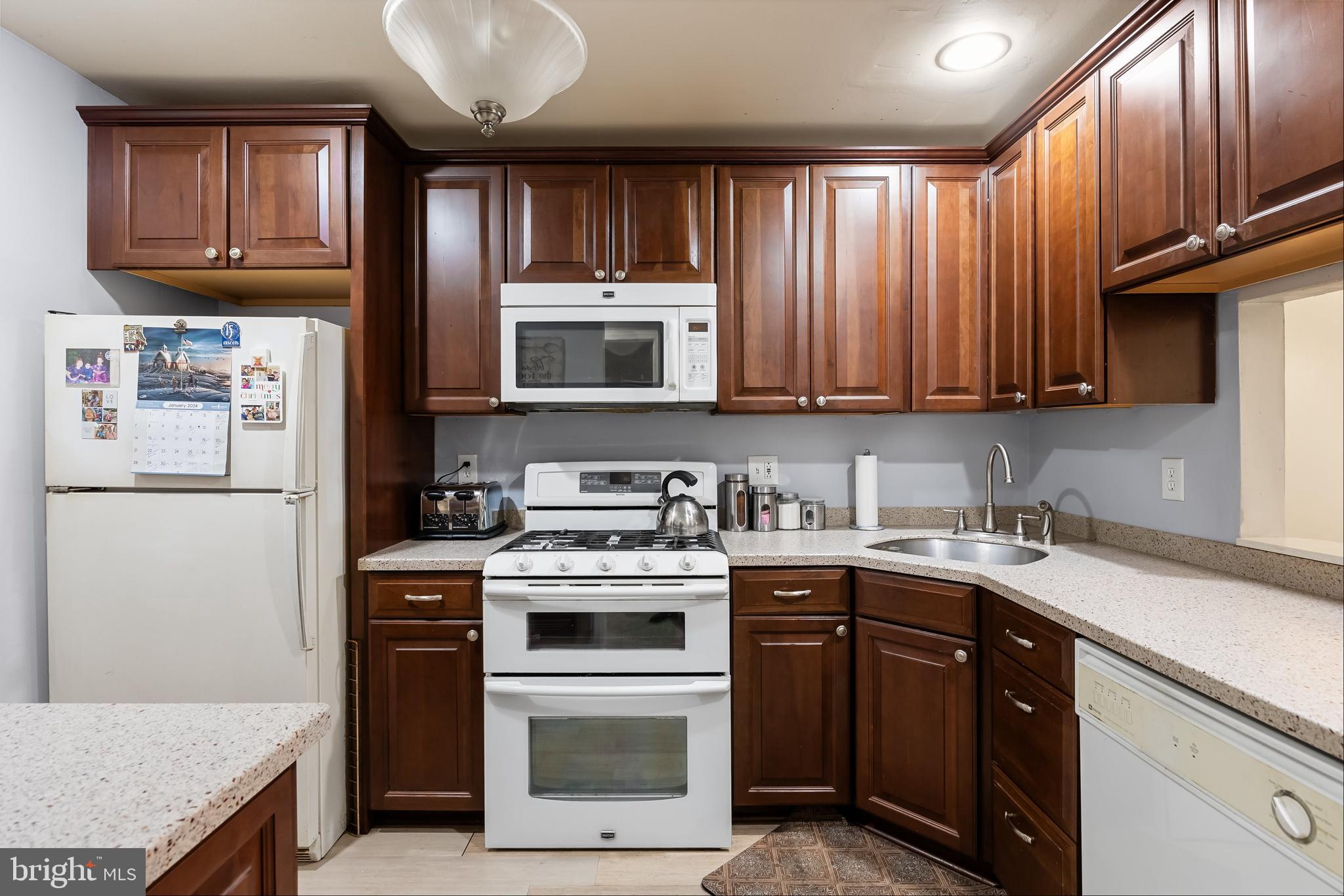 75 Club Place Absecon, NJ 08205 - Photo 9 of 22 KItchen 1
