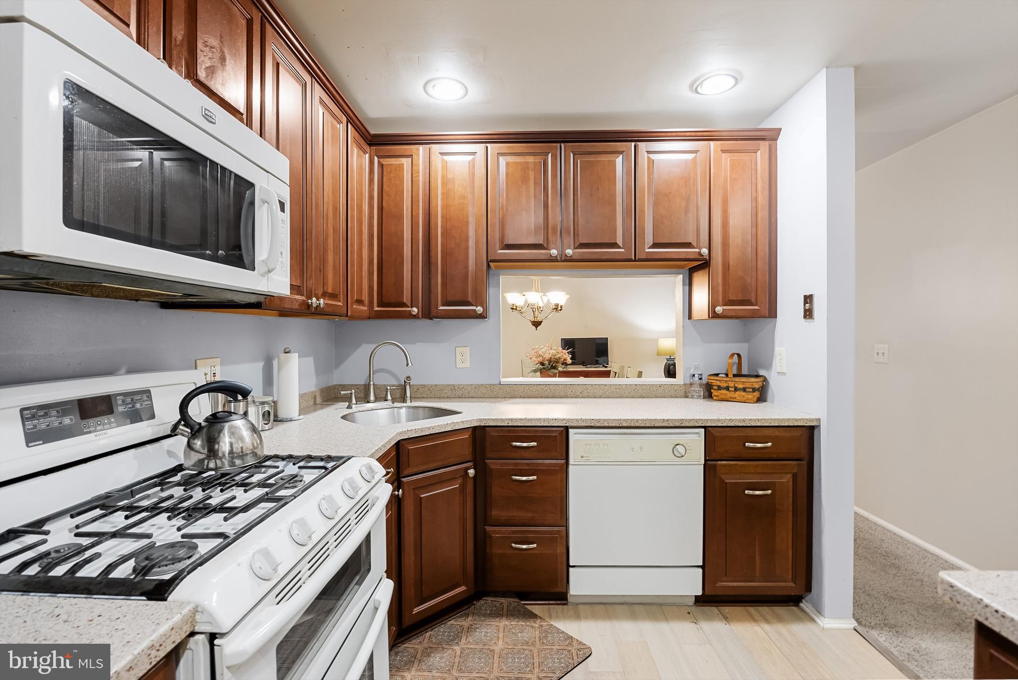75 Club Place Absecon, NJ 08205 - Photo 10 of 22 Kitchen 3