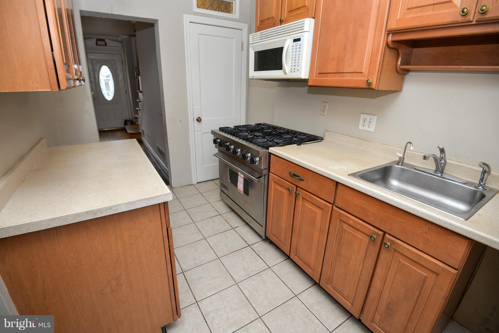 11910 Bluhill Road Silver Spring, MD 20902 - Photo 14 of 44 Kitchen