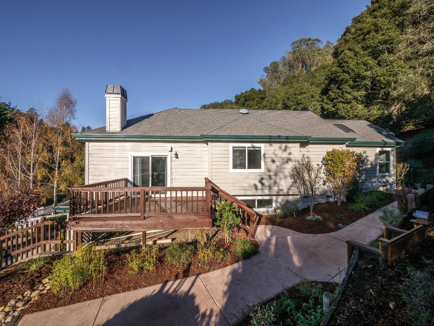 40 Nunes Road Watsonville, CA 95076 - Photo 34 of 42 a front view of a house with garden