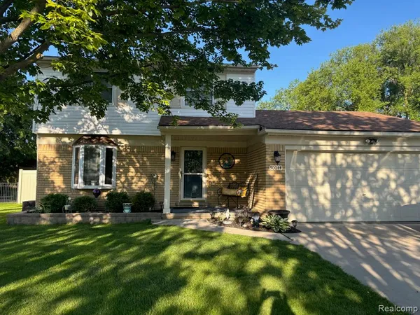 $315,000 | 50044 Vinecrest Lane, New Baltimore, MI 48047